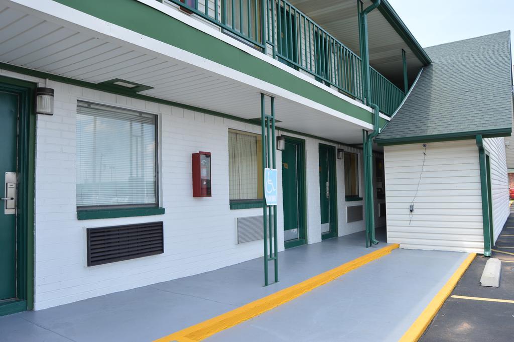 Motel Travel *