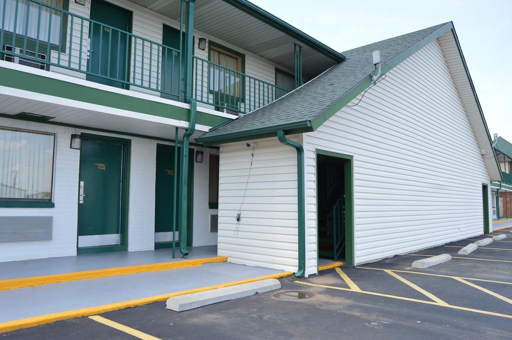 Travel Motel *