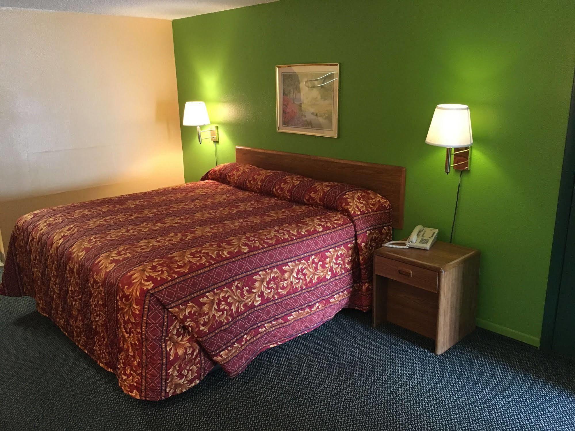 Motel Travel *